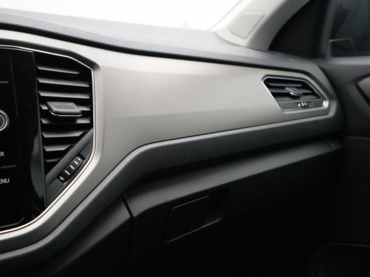 Volkswagen T-Roc 1.0 TSI 110pk Style Executive Getint glas Navigatie Adaptieve Cruise PDC 217 ActivLease financial lease