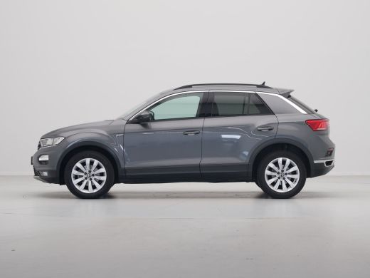 Volkswagen T-Roc 1.0 TSI 110pk Style Executive Getint glas Navigatie Adaptieve Cruise PDC 217 ActivLease financial lease