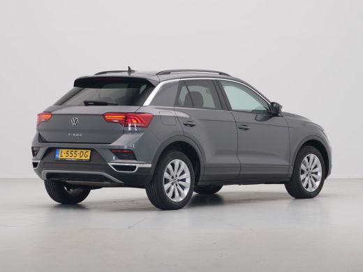 Volkswagen T-Roc 1.0 TSI 110pk Style Executive Getint glas Navigatie Adaptieve Cruise PDC 217 ActivLease financial lease