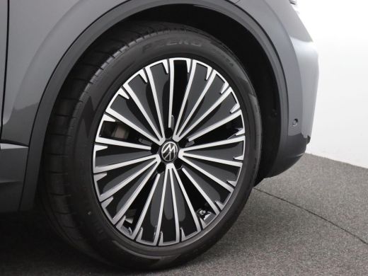 Volkswagen Touareg 3.0 TSi eHybrid 4MOTION Elegance 381PK DSG matrix led, trekhaak, 360gr. camera, adaptive cruise, ... ActivLease financial lease