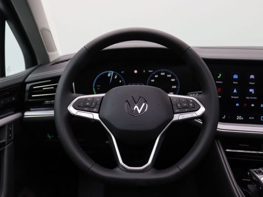 Volkswagen Touareg 3.0 TSi eHybrid 4MOTION Elegance 381PK DSG matrix led, trekhaak, 360gr. camera, adaptive cruise, ... ActivLease financial lease