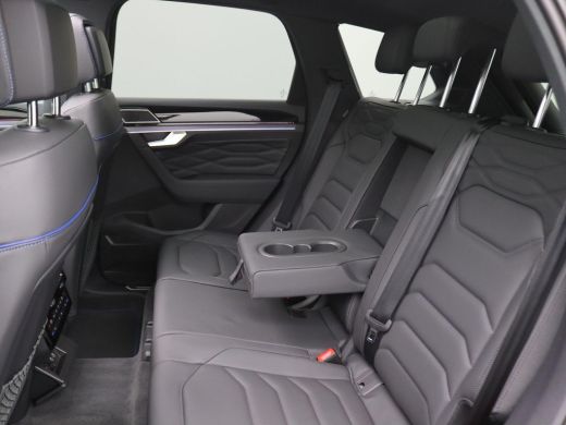 Volkswagen Touareg 3.0 TSi eHybrid 4MOTION R Edition 463PK Aut. Pano-Schuifdak, Servosluiting, Puglia Leer, 360gr. C... ActivLease financial lease