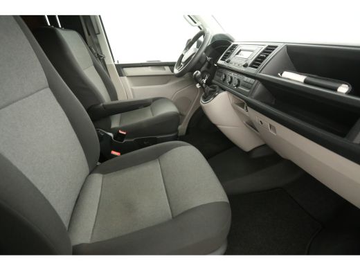 Volkswagen Transporter 2.0 TDI L2H1 140PK Trekhaak Airco Bluetooth Elektrpakket ActivLease financial lease