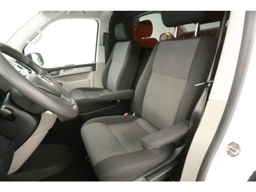 Volkswagen Transporter 2.0 TDI L2H1 140PK Trekhaak Airco Bluetooth Elektrpakket ActivLease financial lease