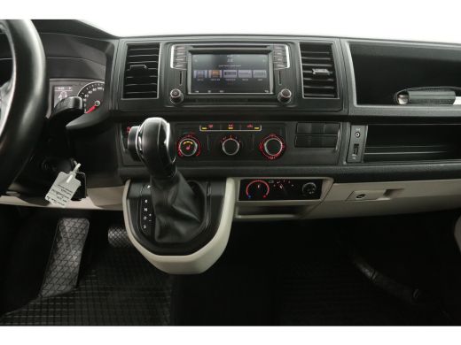 Volkswagen Transporter 2.0 TDI L2H1 204PK Automaat Airco Camera Carplay 2xSchuifdeur Cruise LED DSG Navi 3 Persoons 17"LMV ActivLease financial lease