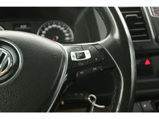Volkswagen Transporter 2.0 TDI L2H1 204PK Automaat Airco Camera Carplay 2xSchuifdeur Cruise LED DSG Navi 3 Persoons 17"LMV ActivLease financial lease