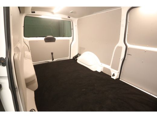 Volkswagen Transporter 2.0 TDI L2H1 204PK Automaat Airco Camera Carplay 2xSchuifdeur Cruise LED DSG Navi 3 Persoons 17"LMV ActivLease financial lease