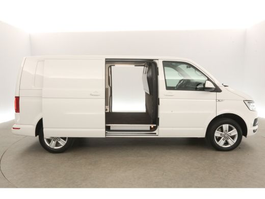 Volkswagen Transporter 2.0 TDI L2H1 204PK Automaat Airco Camera Carplay 2xSchuifdeur Cruise LED DSG Navi 3 Persoons 17"LMV ActivLease financial lease