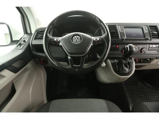 Volkswagen Transporter 2.0 TDI L2H1 204PK Automaat Airco Camera Carplay 2xSchuifdeur Cruise LED DSG Navi 3 Persoons 17"LMV ActivLease financial lease