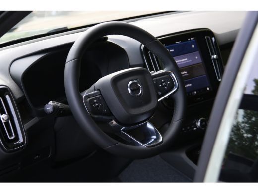 Volvo  C40 Recharge 185kW Single Motor Extended Range Plus | Trekhaak | Camera | Panoramadak | Pilot Assist ... ActivLease financial lease