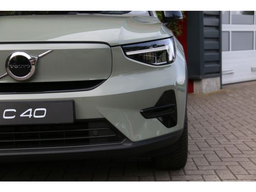 Volvo  C40 Recharge 185kW Single Motor Extended Range Plus | Trekhaak | Camera | Panoramadak | Pilot Assist ... ActivLease financial lease