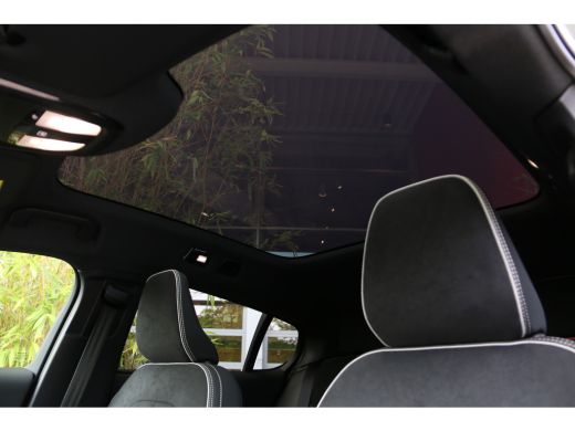 Volvo  C40 Recharge 185kW Single Motor Extended Range Plus | Trekhaak | Camera | Panoramadak | Pilot Assist ... ActivLease financial lease