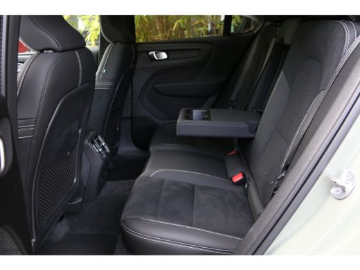 Volvo  C40 Recharge 185kW Single Motor Extended Range Plus | Trekhaak | Camera | Panoramadak | Pilot Assist ... ActivLease financial lease