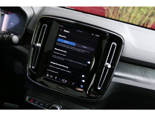 Volvo  EC40 185 kW Single Motor Extended Range RWD Ultra Dark | Panoramadak | 360 Camera | Harman/Kardon | 20... ActivLease financial lease