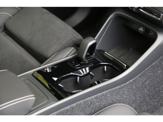 Volvo  EC40 185 kW Single Motor Extended Range RWD Ultra Dark | Panoramadak | 360 Camera | Harman/Kardon | 20... ActivLease financial lease