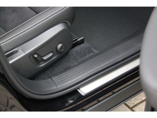 Volvo  EC40 185 kW Single Motor Extended Range RWD Ultra Dark | Panoramadak | 360 Camera | Harman/Kardon | 20... ActivLease financial lease