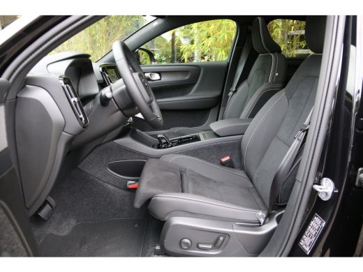 Volvo  EC40 185 kW Single Motor Extended Range RWD Ultra Dark | Panoramadak | 360 Camera | Harman/Kardon | 20... ActivLease financial lease