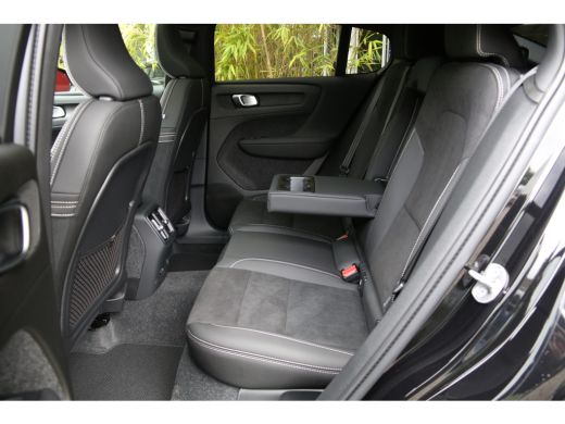 Volvo  EC40 185 kW Single Motor Extended Range RWD Ultra Dark | Panoramadak | 360 Camera | Harman/Kardon | 20... ActivLease financial lease