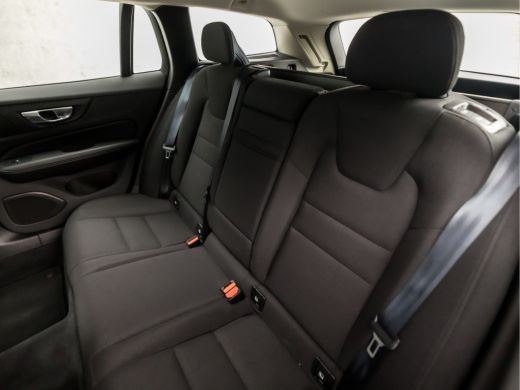 Volvo  V60 2.0 B3 Momentum Advantage 177Pk Automaat (APPLE CARPLAY, GROOT NAVI, ADAPTIVE CRUISE, STUUR/STOEL... ActivLease financial lease