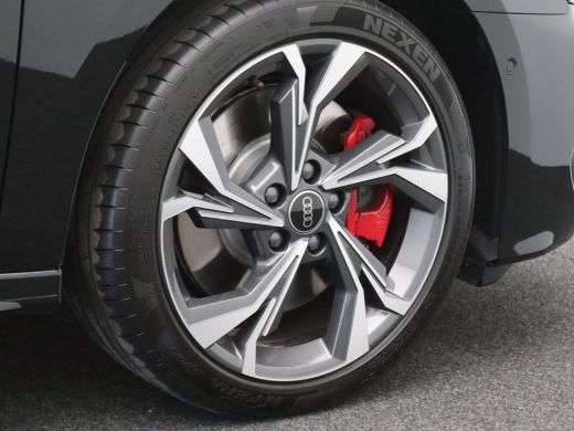 Audi A3 Sportback 45 TFSI e S edition Competition 272PK S-tronic Led matrix, adaptive cruise, schuif-kant... ActivLease financial lease