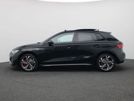 Audi A3 Sportback 45 TFSI e S edition Competition 272PK S-tronic Led matrix, adaptive cruise, schuif-kant... ActivLease financial lease