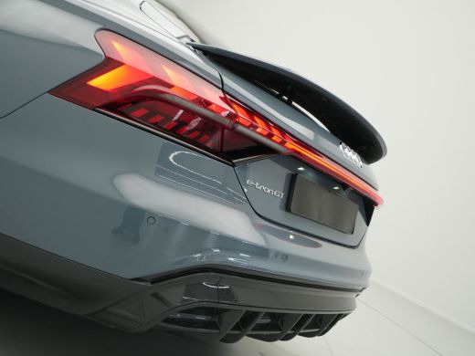 Audi e-tron GT GT 93 kWh Panorama Camera Matrix Stoelverwarming Carplay Navigatie 96 ActivLease financial lease