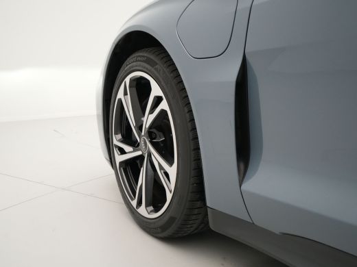 Audi e-tron GT GT 93 kWh Panorama Camera Matrix Stoelverwarming Carplay Navigatie 96 ActivLease financial lease