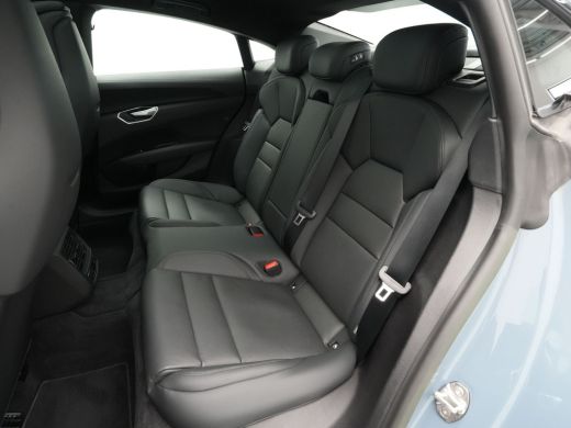 Audi e-tron GT GT 93 kWh Panorama Camera Matrix Stoelverwarming Carplay Navigatie 96 ActivLease financial lease