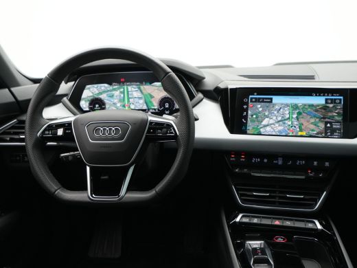 Audi e-tron GT GT 93 kWh Panorama Camera Matrix Stoelverwarming Carplay Navigatie 96 ActivLease financial lease