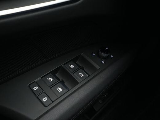 Audi e-tron GT GT 93 kWh Panorama Camera Matrix Stoelverwarming Carplay Navigatie 96 ActivLease financial lease