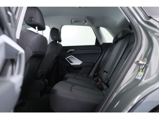 Audi Q3 35 TFSI Advanced edition | Virtual Cockpit | Adaptive Cruise | Camera | Stoelverwarming | Elektr ... ActivLease financial lease