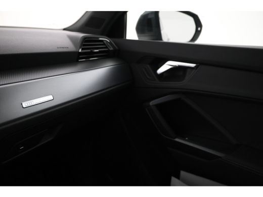Audi Q3 35 TFSI Pro Line S-Line, Airco, Navigatie, Cruise Control ActivLease financial lease