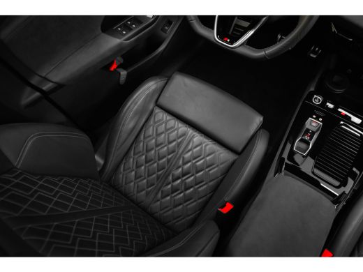 Audi Q6 e-tron S edition 388 PK | Ledere Bekleding | Panoramadak | Rondomzicht Camera | B&O ActivLease financial lease