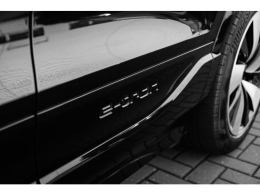 Audi Q6 e-tron S edition 388 PK | Ledere Bekleding | Panoramadak | Rondomzicht Camera | B&O ActivLease financial lease