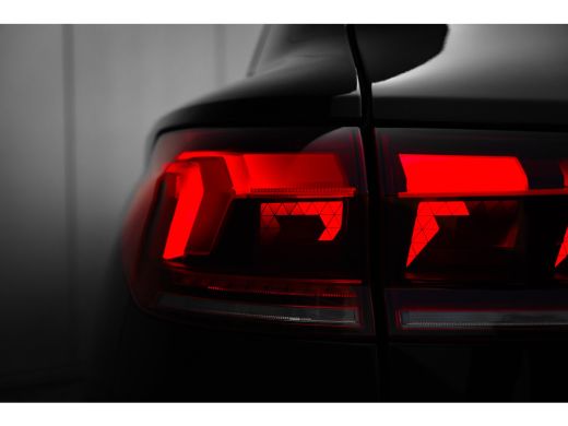 Audi Q6 e-tron S edition 388 PK | Ledere Bekleding | Panoramadak | Rondomzicht Camera | B&O ActivLease financial lease