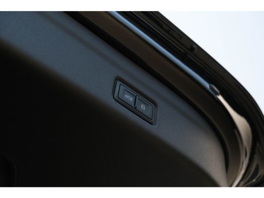 Audi Q6 e-tron S edition 388 PK | Ledere Bekleding | Panoramadak | Rondomzicht Camera | B&O ActivLease financial lease