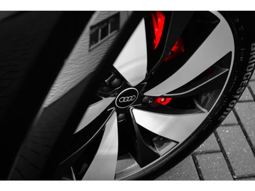 Audi Q6 e-tron S edition 388 PK | Ledere Bekleding | Panoramadak | Rondomzicht Camera | B&O ActivLease financial lease