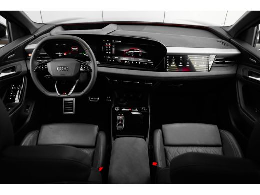 Audi Q6 e-tron S edition 388 PK | Ledere Bekleding | Panoramadak | Rondomzicht Camera | B&O ActivLease financial lease