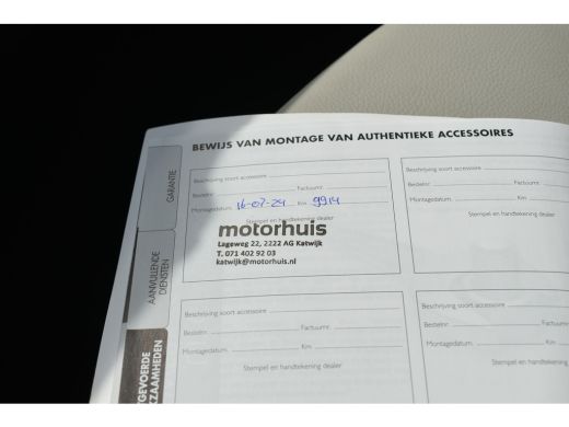 Fiat 500 1.0 Hybrid Dolcevita |  Navigatie by App | Panoramadak | Half-Leder | Cruise Control | Airco | !! ActivLease financial lease