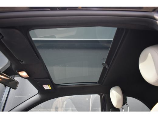 Fiat 500 1.0 Hybrid Dolcevita |  Navigatie by App | Panoramadak | Half-Leder | Cruise Control | Airco | !! ActivLease financial lease