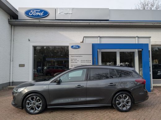 Ford Focus 1.0 EcoBoost Hybrid ST Line | Camera | Winter pack | Parking pack | ActivLease financial lease