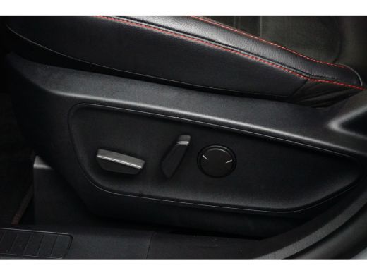 Ford Kuga 2.5 PHEV ST-Line X 225pk | Black Pack | Winterpack | Adaptive Cruise | Dode Hoek detectie | Elekt... ActivLease financial lease