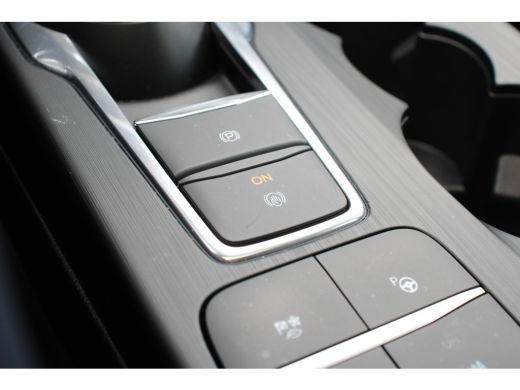 Ford Kuga 2.5 PHEV Titanium | NL-AUTO | DEALER-OH! | PANODAK | ADAPTIVE CRUISE | CAMERA | PARK SEN. V+A | B... ActivLease financial lease