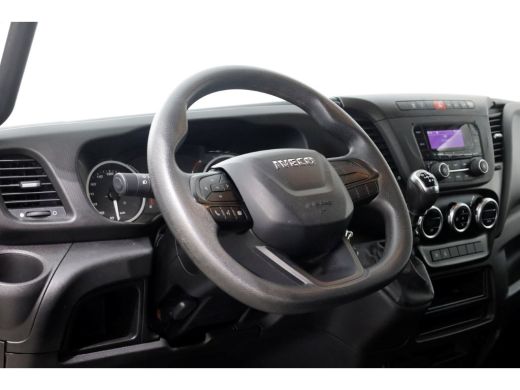 Iveco Daily 35C14 136pk E6 Open Laadbak D.C. Trekhaak 3500kg 09-2023 ActivLease financial lease