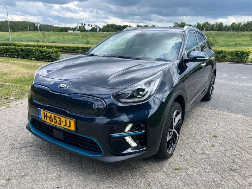 Kia e-Niro ExecutiveLine 64 kWh | NL-AUTO! | LEDER | AFN. TREKHAAK | 1 EIGENAAR! | BTW-AUTO | ALL-SEASON BAN... ActivLease financial lease