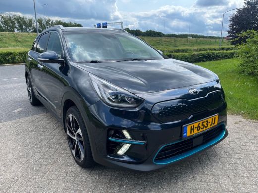 Kia e-Niro ExecutiveLine 64 kWh | NL-AUTO! | LEDER | AFN. TREKHAAK | 1 EIGENAAR! | BTW-AUTO | ALL-SEASON BAN... ActivLease financial lease