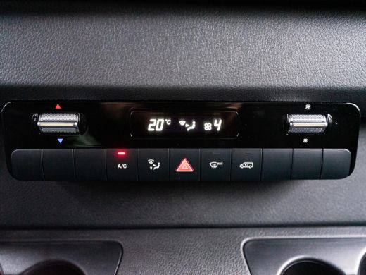 Mercedes Sprinter Bakwagen 317 1.9 CDI 170PK Automaat Elektrische laadklep, MBUX, bijrijdersbank, cruise control, led ActivLease financial lease