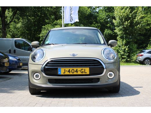 Mini Cooper 1.5 Cooper | NL-AUTO! | DEALER OH | CRUISE CONTROL | NAVI | CLIMA | 15" LMV | AUTOMAAT! | MULTIFO... ActivLease financial lease