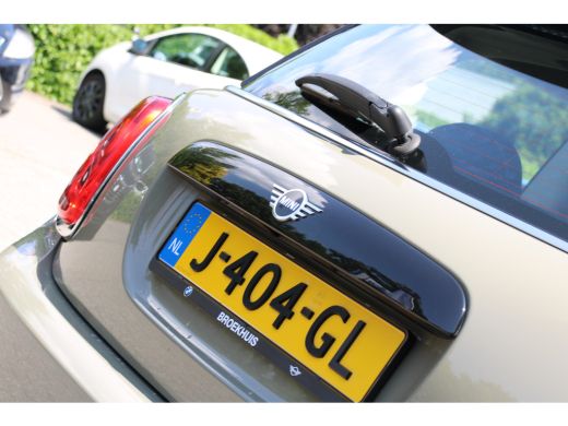Mini Cooper 1.5 Cooper | NL-AUTO! | DEALER OH | CRUISE CONTROL | NAVI | CLIMA | 15" LMV | AUTOMAAT! | MULTIFO... ActivLease financial lease
