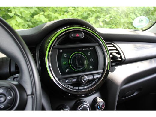 Mini Cooper 1.5 Cooper | NL-AUTO! | DEALER OH | CRUISE CONTROL | NAVI | CLIMA | 15" LMV | AUTOMAAT! | MULTIFO... ActivLease financial lease